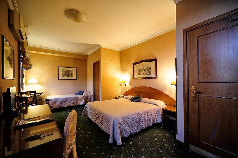 ****  רומא Hotel La Rovere איטליה