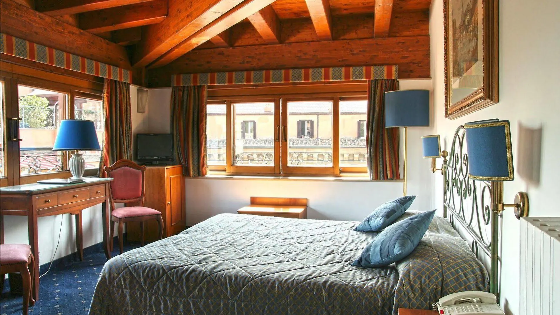 רומא Hotel La Rovere 4*,  איטליה